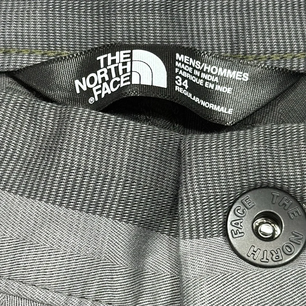 The North Face Men's Gray Striped Shorts‎